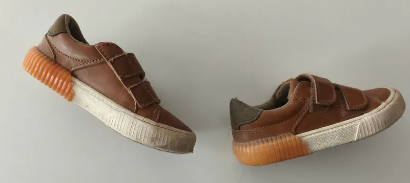 Zapatillas. Zara. Talle: 22. 