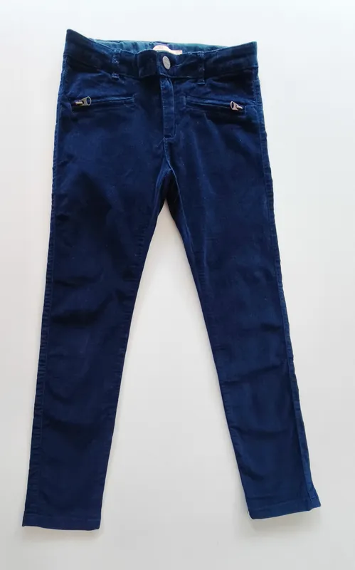 Pantalón de pana aterciopelado. Zara. Talle: 9-10.