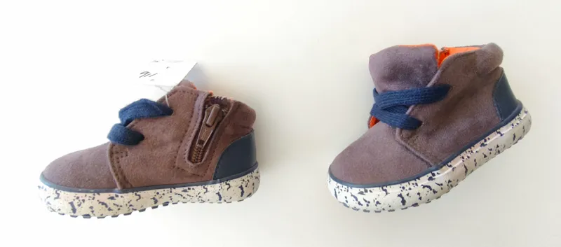 Zapatos. Cat&Jack. Talle 20 Eur.