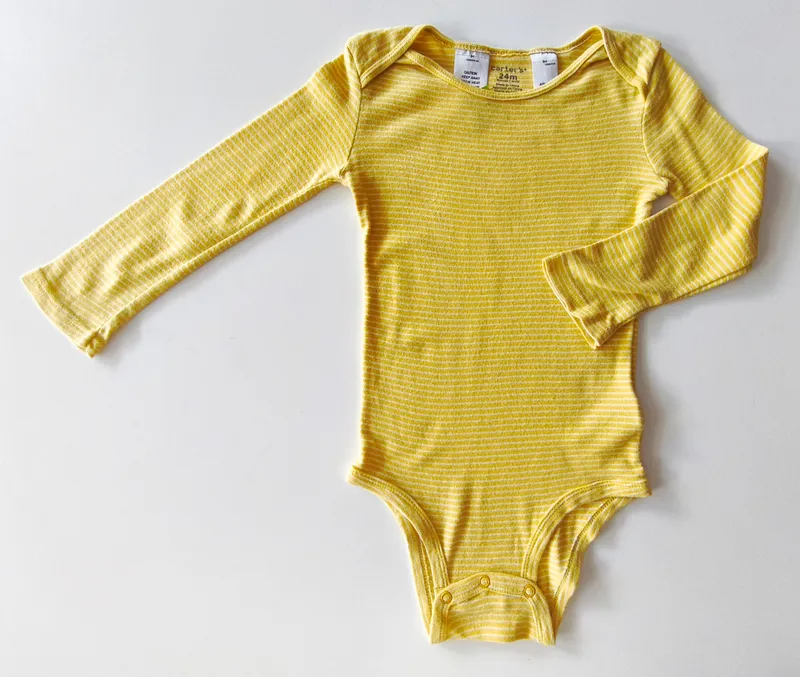 Body manga larga. Carter's. Talle 24 meses.