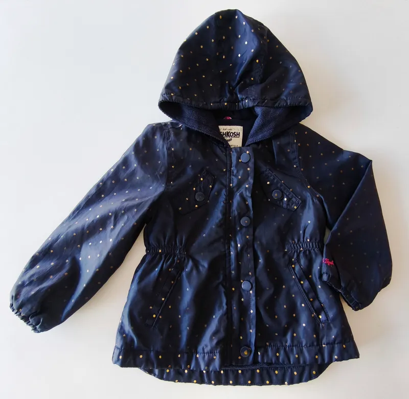 Campera. Oshkosh. Talle 24 meses.