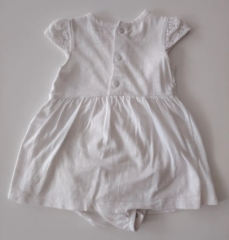 vestido manga corta. Carter's. Talle: 9 meses.