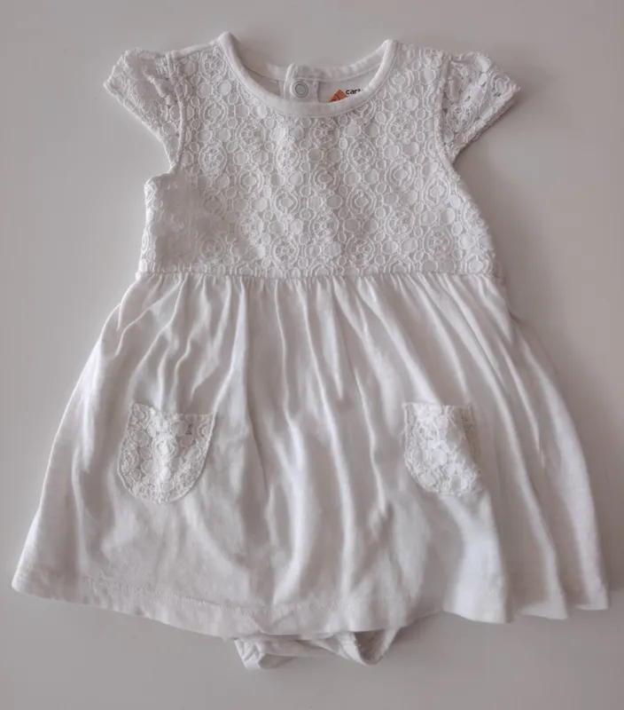 vestido manga corta. Carter's. Talle: 9 meses.
