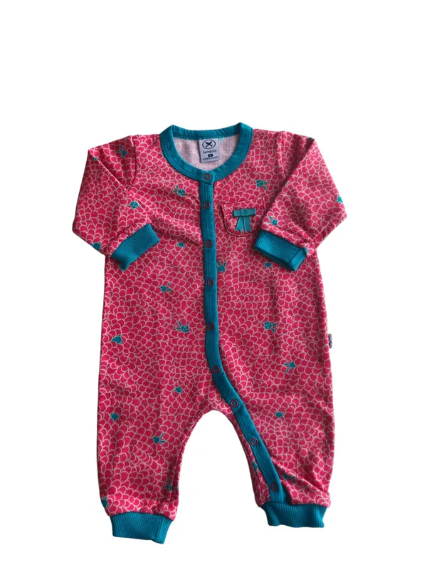 Pijama enterizo. Hering. Talle: 6-9M.