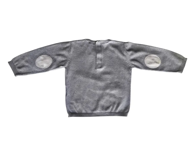 buzo tejido gris cuello en v