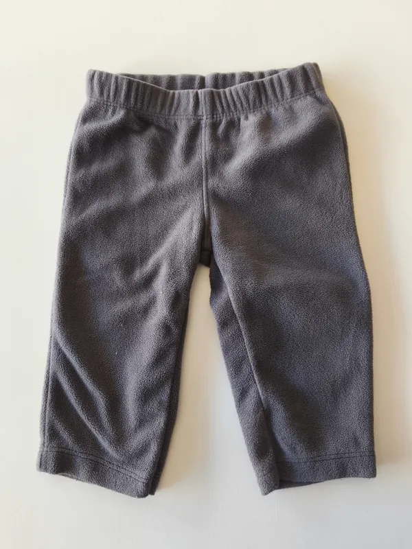 pantaloncito de micropolar gris oscuro