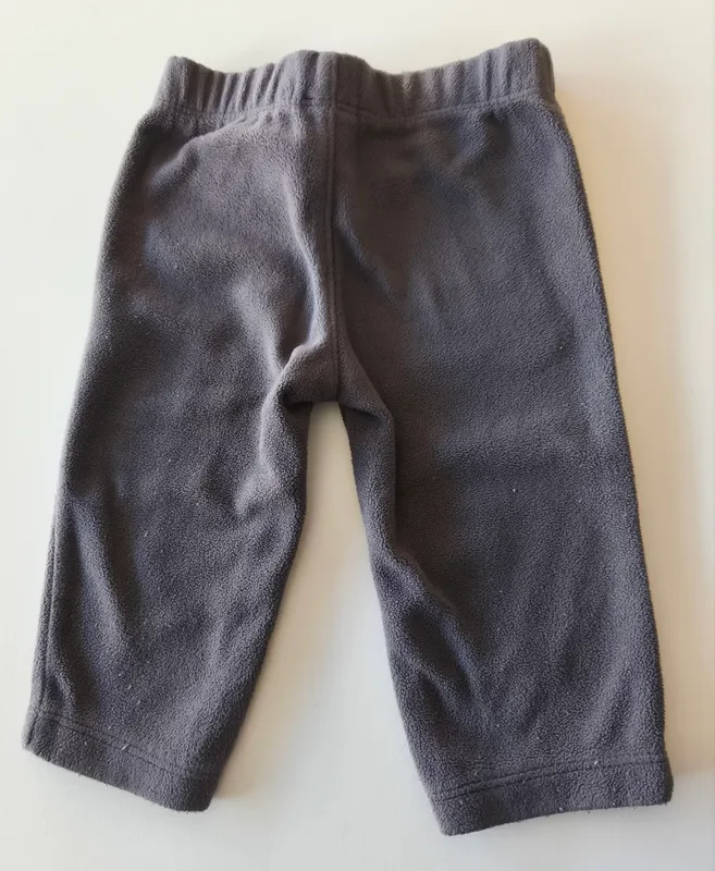 pantaloncito de micropolar gris oscuro