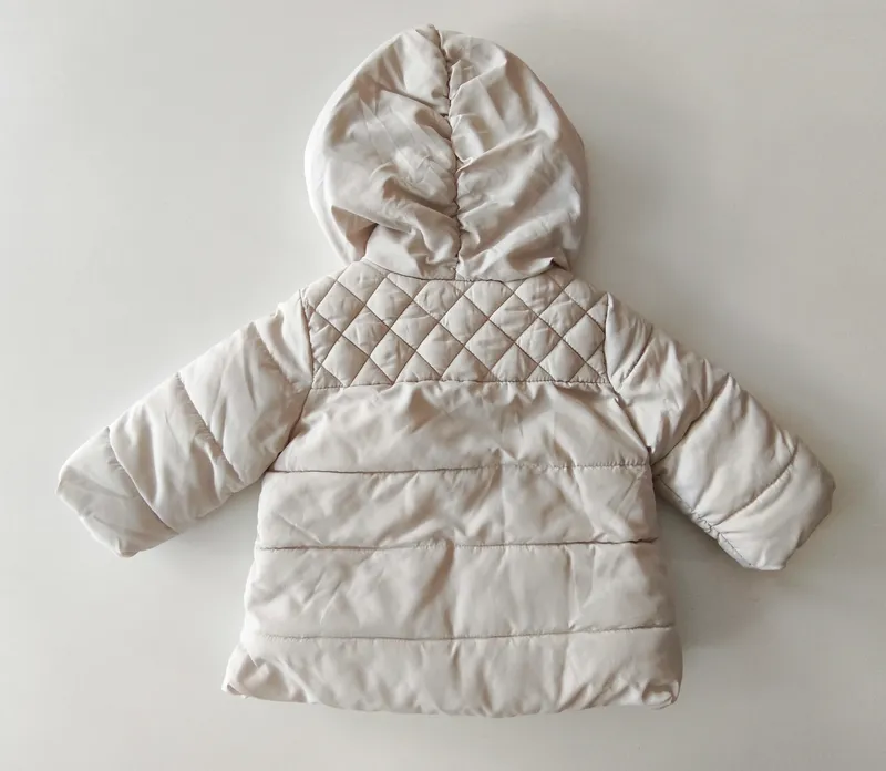 campera. Zara. Talle: 3 - 6 meses. 