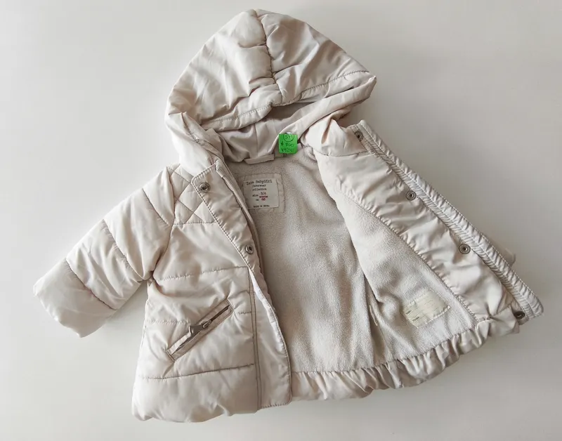 campera. Zara. Talle: 3 - 6 meses. 
