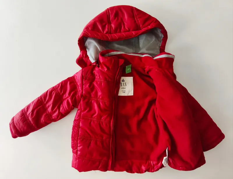 Campera. Bas. talle: 18 meses. 