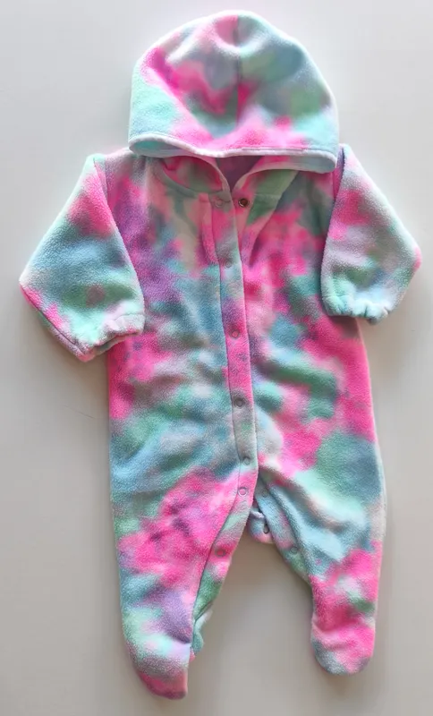 Enterizo de polar. Talle: 6-9M. 
