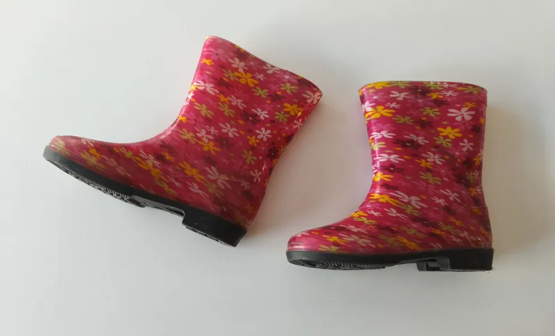 botas de lluvia. Talle: 33-34.