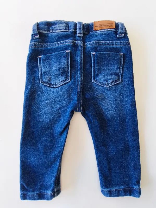 Jean. Denim. Talle 3 - 6 meses.