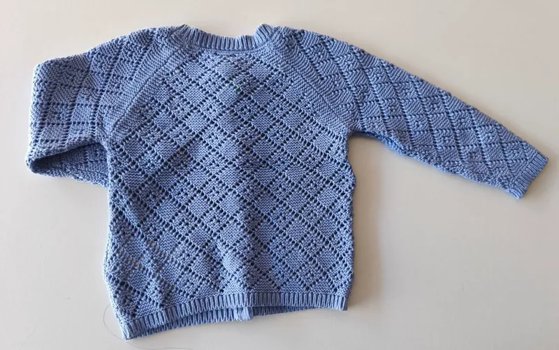 Saco celeste tipo crochet con botones de madera