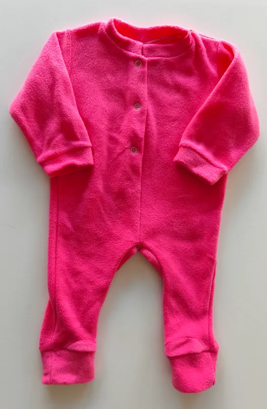 PIjama de polar. Talle: 6-9M.