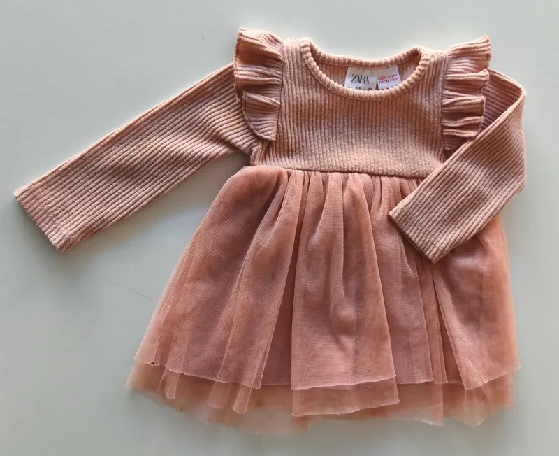 Vestido manga larga. Zara. Talle: 6-9M.