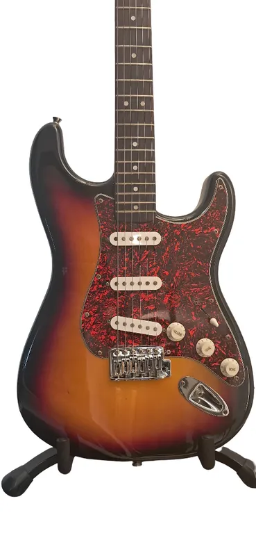 Guitarra squier bullet stratocaster con Funda