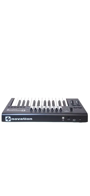 Controlador midi Novation launchkey 25 mk2