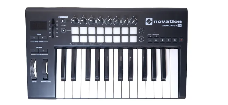 Controlador midi Novation launchkey 25 mk2
