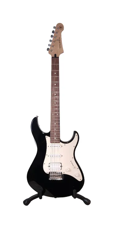 Guitarra electrica yamaha pac012