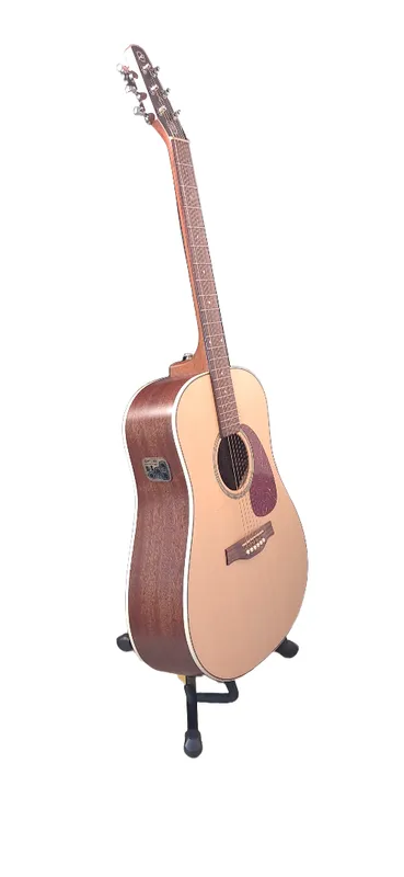 Guitarra electroacustica seagull maritime con estuche