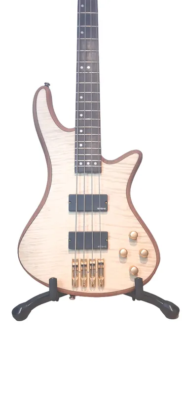 Bajo schecter stiletto custom 4