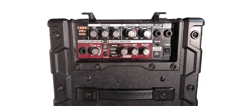 AMPLIFICADOR ROLAND CUBE BASS 20XL