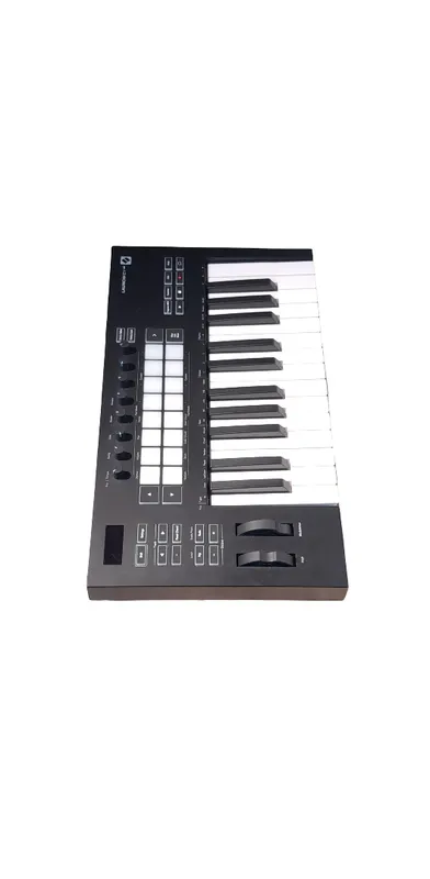 CONTROLADOR MIDI NOVATION LAUNCHKEY 25 MK3