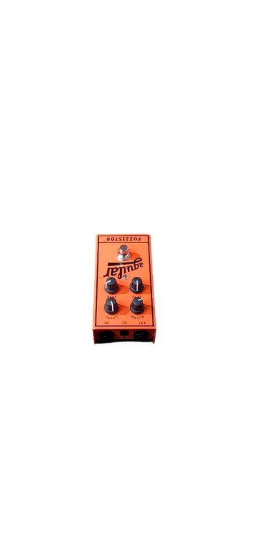 Pedal bajo aguilar fuzzistor