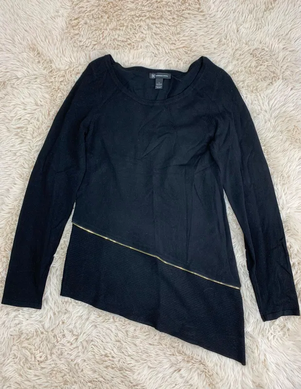 Sweater negro con detalle de cierre internaional concept ts