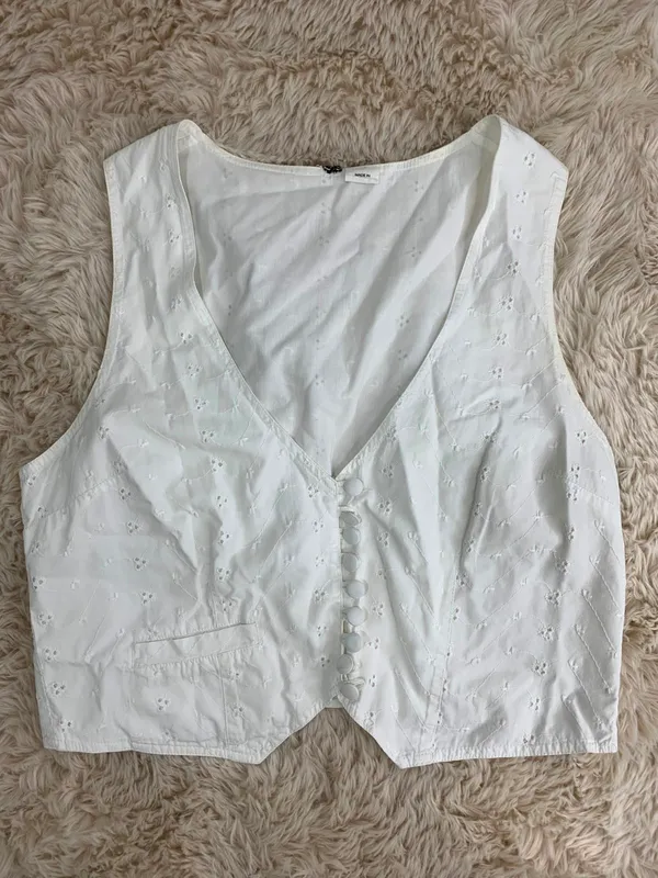 Chaleco blanco con broderie