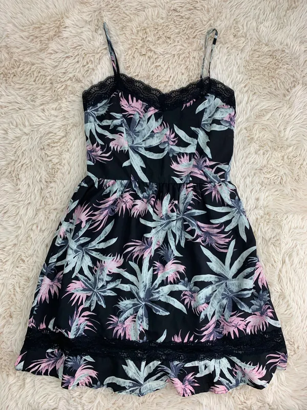 Vestido negro con plantas mym ts