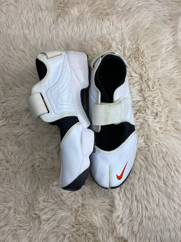 Zapatillas pezuñas blancas nike t44