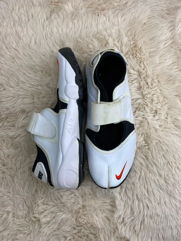 Zapatillas pezuñas blancas nike t44