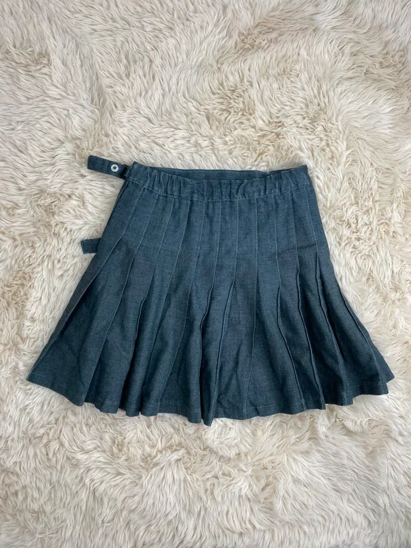 Pollera gris a tablas cintura regulable t1