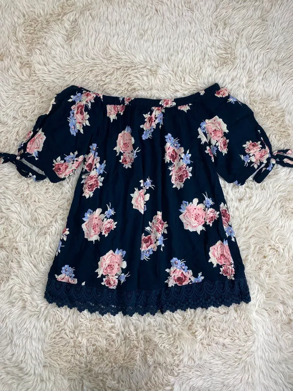 Blusa floreada azul marino pigalle t34