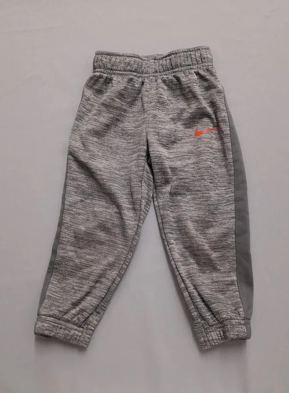 Jogging nike frisado 3t