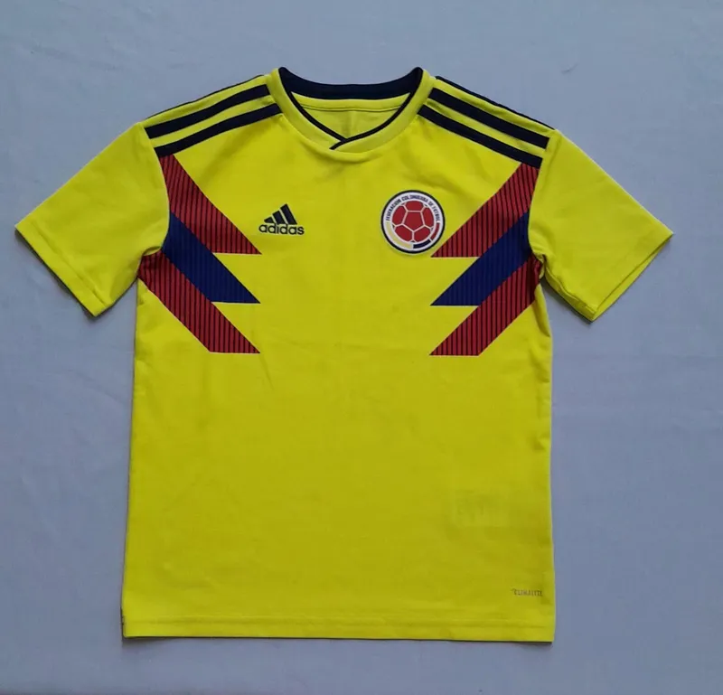 Camiseta colombia adidas talle 9/10 años