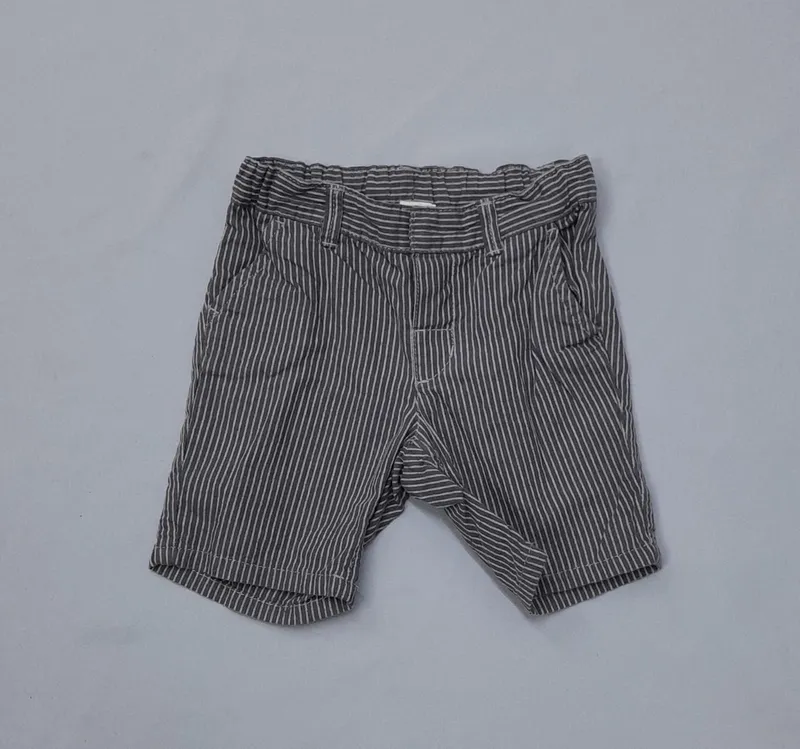Short rayado gris hym talle 9-12 meses