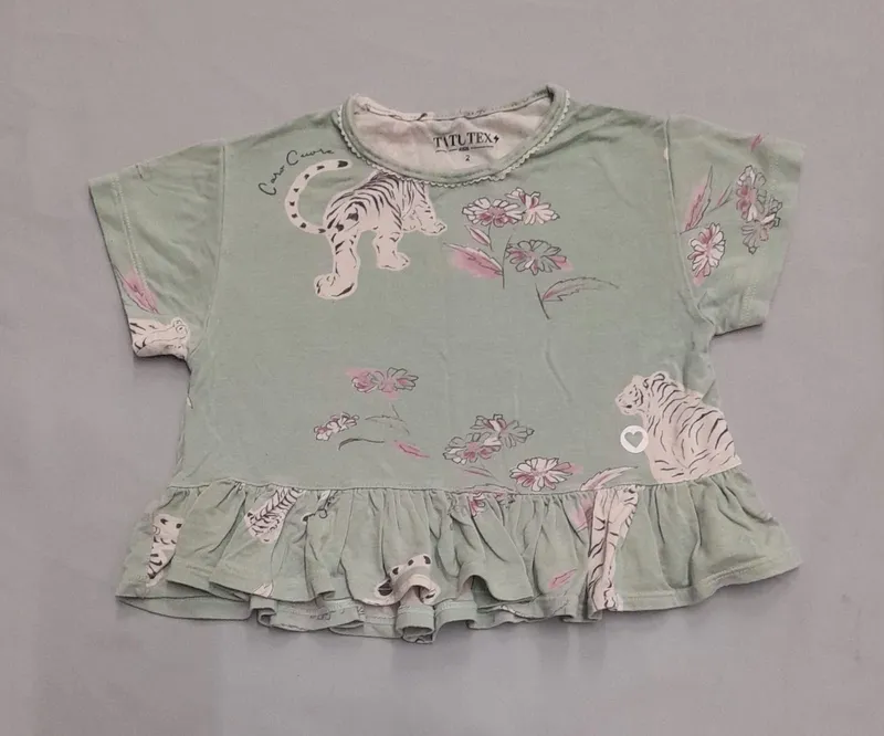 Remera volados 3/4 años