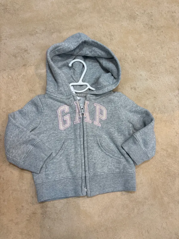 Campera gris gap 6-12m