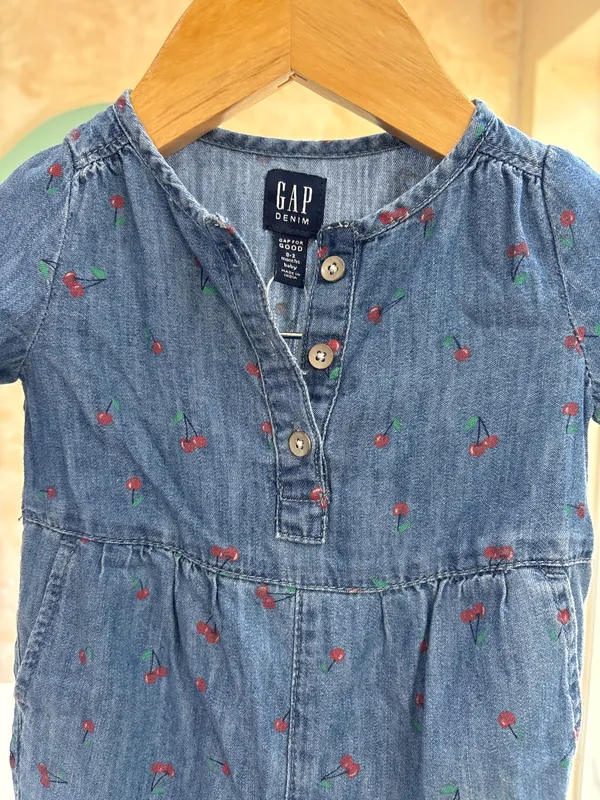 Jardinera de jeans mazana gap 0-3m