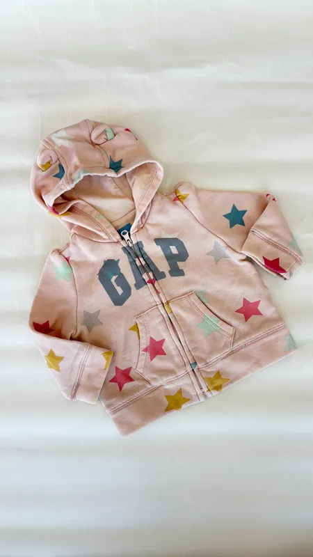Campera gap estrellas 6-12 meses