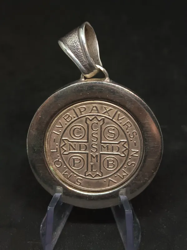 Medalla de plata san benito
