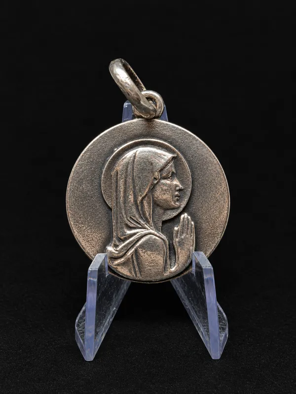 Medalla virgen niña clasica de plata 925