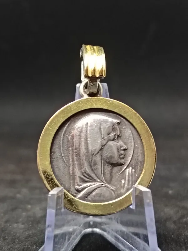 Medalla virgen niña plata 900 y oro double