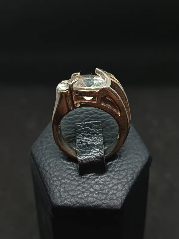 Anillo de coctel estilo vintage.