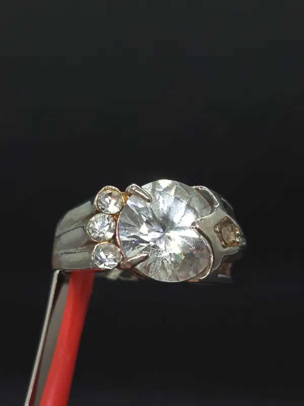 Anillo de coctel estilo vintage.