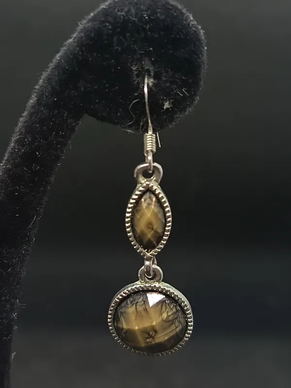 Aros vintage colgantes con piedra facetadas estructura plateada