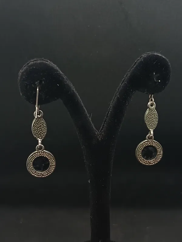 Aros vintage colgantes con piedra facetadas estructura plateada